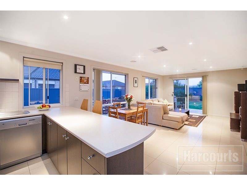 4 Laurina Link, Pakenham VIC 3810