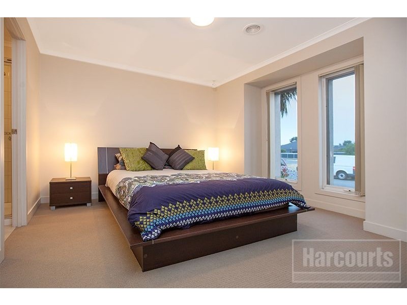 4 Laurina Link, Pakenham VIC 3810