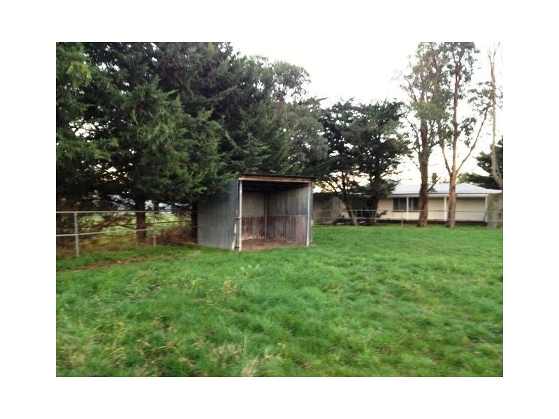 405 Five Mile Road, Pakenham South VIC 3810