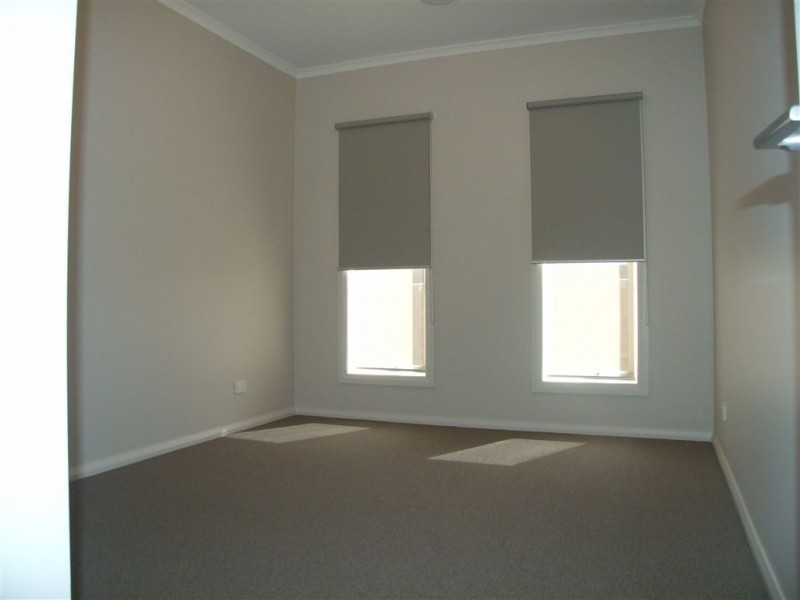 23 Central Avenue, Pakenham VIC 3810