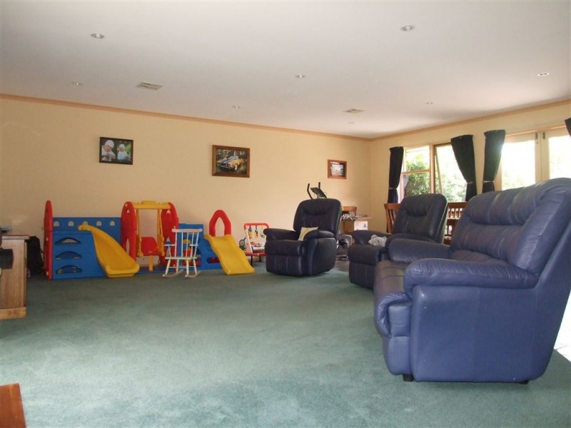 6 Kelly Court, Pakenham VIC 3810