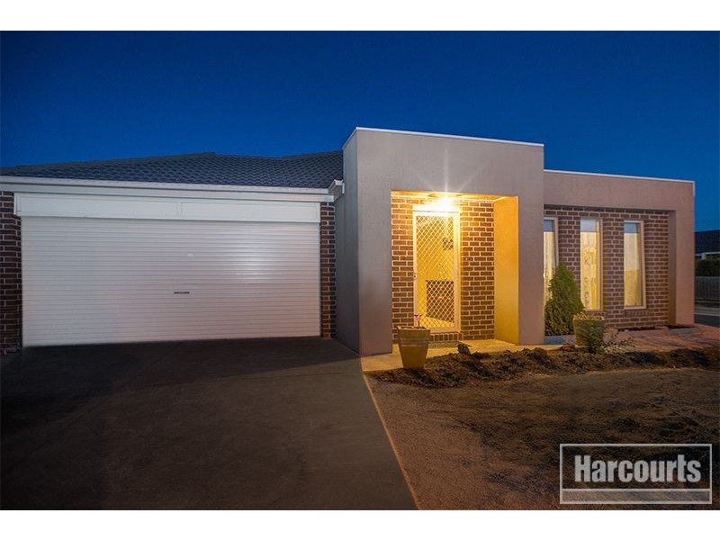 87 Sandalwood Drive, Pakenham VIC 3810