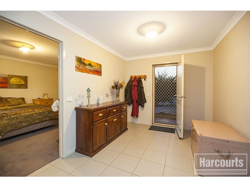 87 Sandalwood Drive, Pakenham VIC 3810