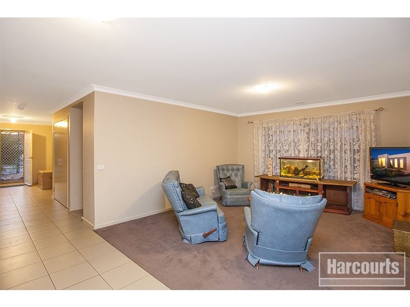 87 Sandalwood Drive, Pakenham VIC 3810