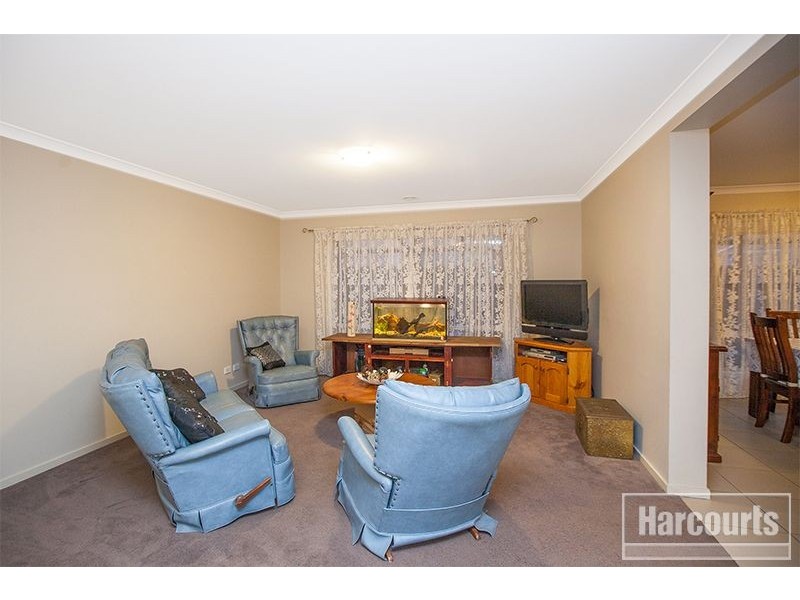 87 Sandalwood Drive, Pakenham VIC 3810
