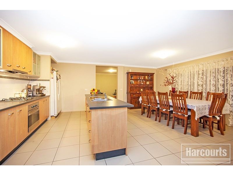 87 Sandalwood Drive, Pakenham VIC 3810