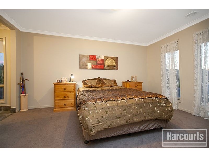 87 Sandalwood Drive, Pakenham VIC 3810