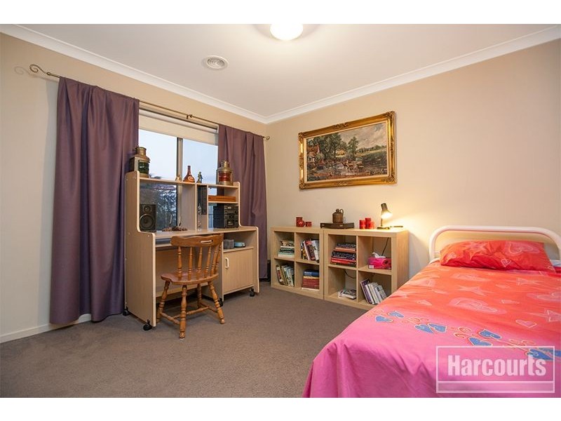 87 Sandalwood Drive, Pakenham VIC 3810
