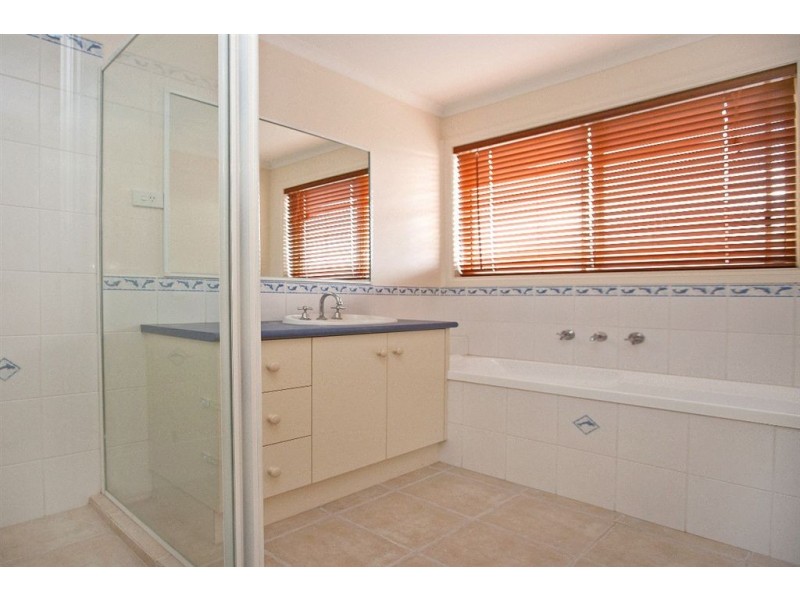 4 Tambo Court, Pakenham VIC 3810