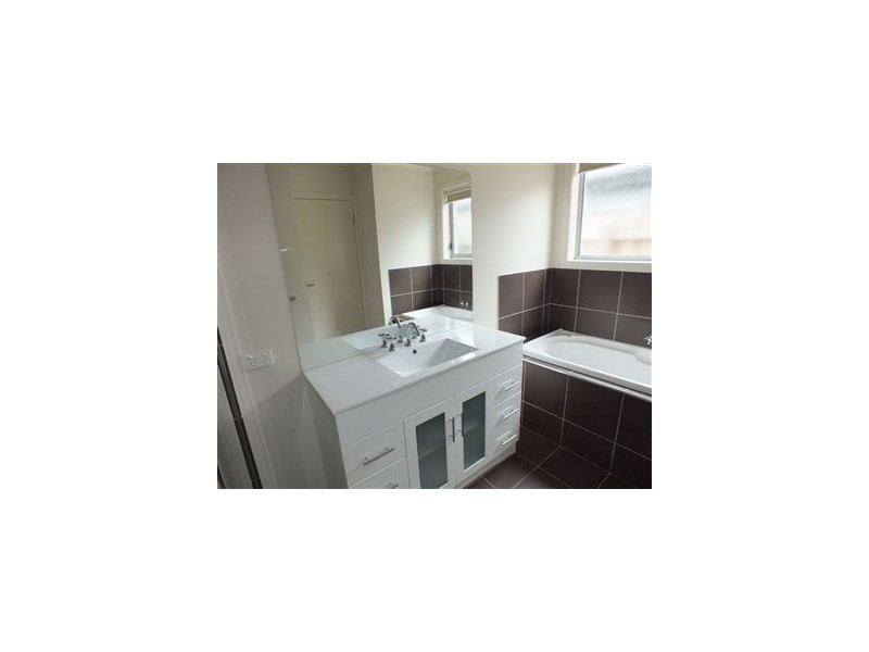 4/21 Diston Court, Pakenham VIC 3810