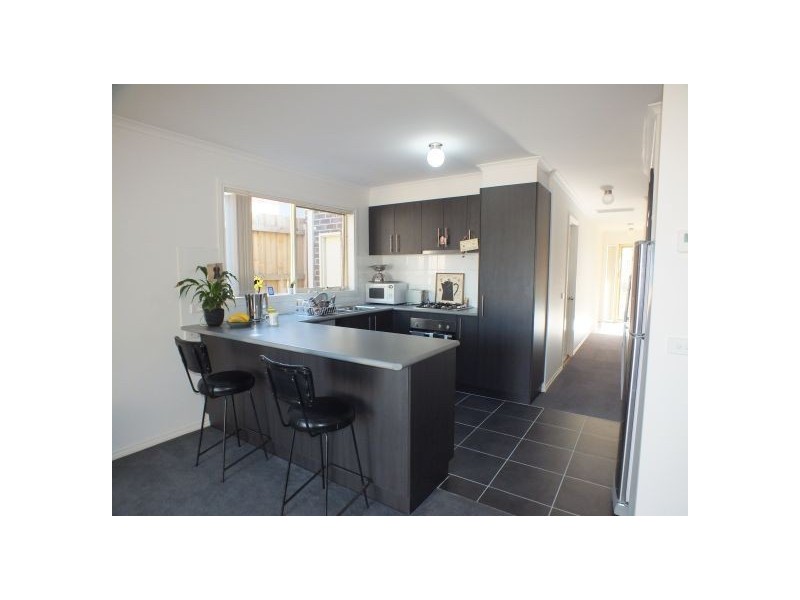 10/40 Army Road, Pakenham VIC 3810