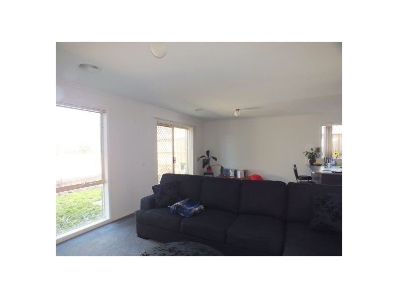 10/40 Army Road, Pakenham VIC 3810