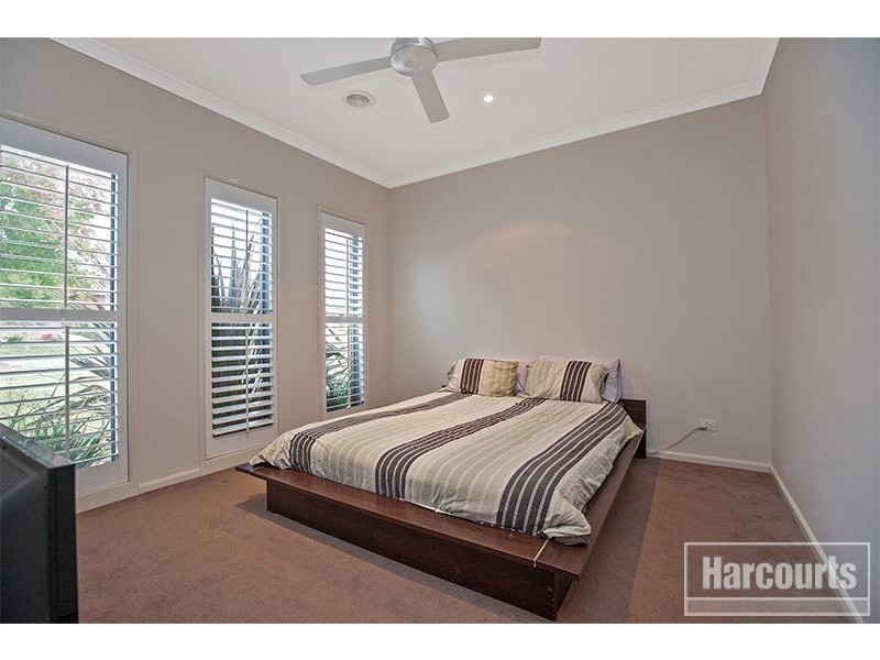 10 Tyrone Avenue, Pakenham VIC 3810