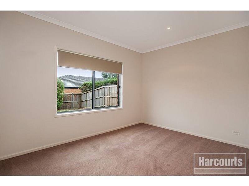 10 Tyrone Avenue, Pakenham VIC 3810