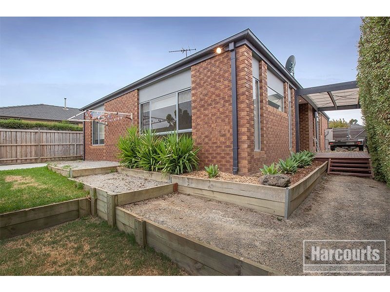 10 Tyrone Avenue, Pakenham VIC 3810