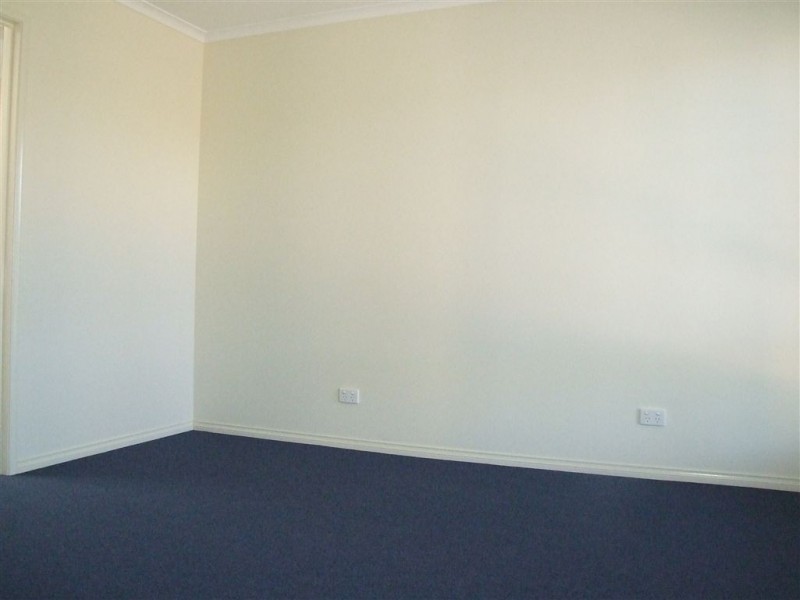 1 Latrobe Avenue, Pakenham VIC 3810