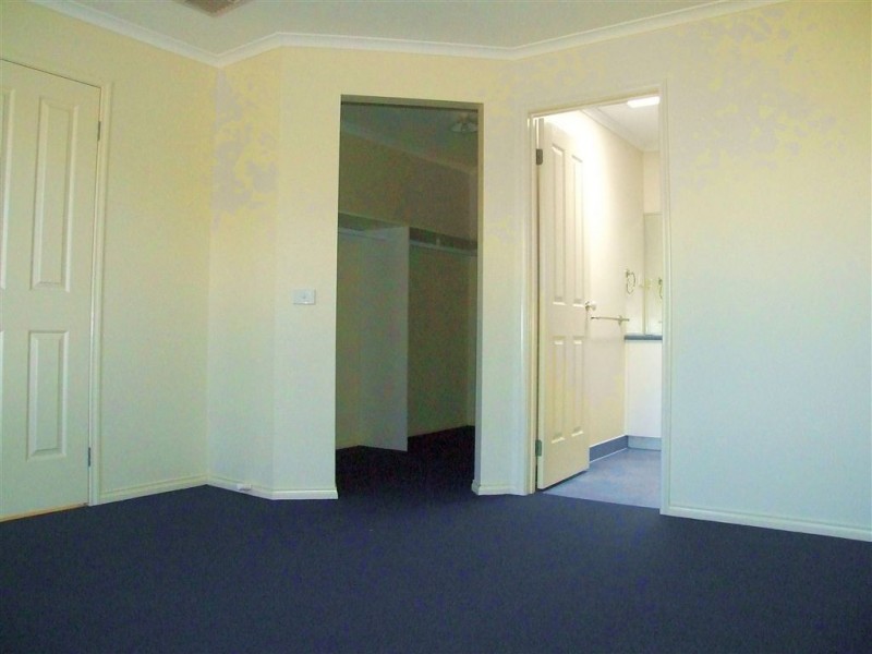 1 Latrobe Avenue, Pakenham VIC 3810