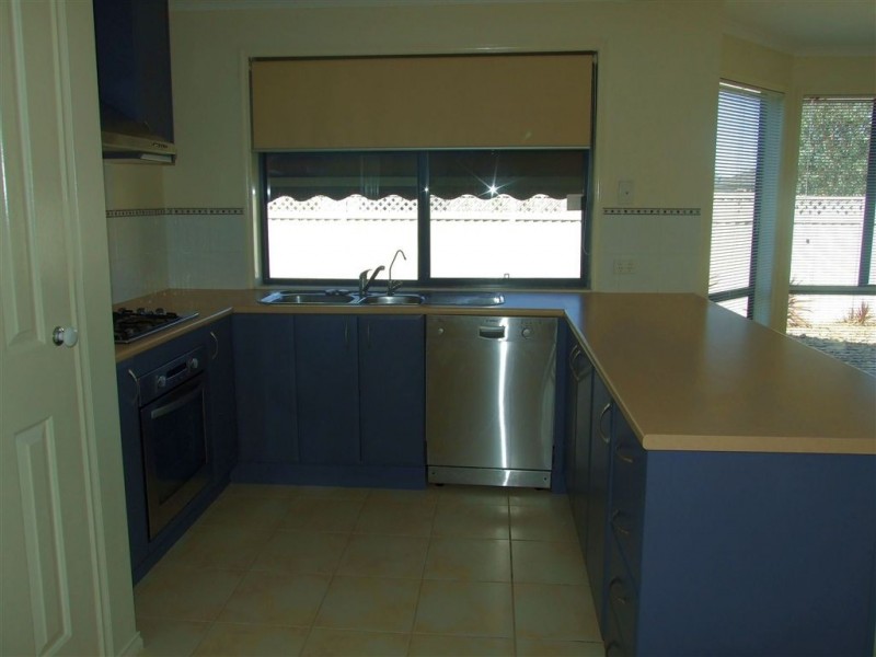 1 Latrobe Avenue, Pakenham VIC 3810