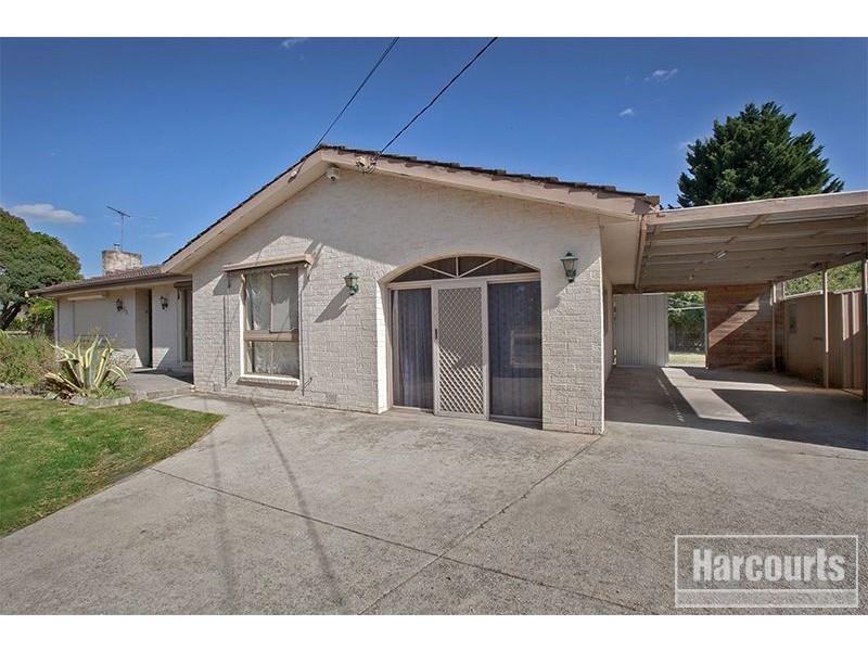 33 Henty Street, Pakenham VIC 3810