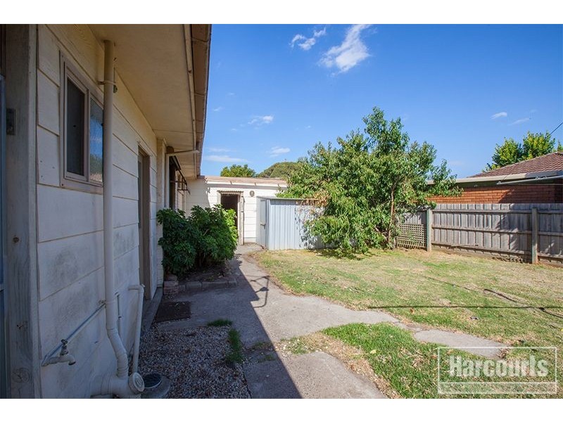 33 Henty Street, Pakenham VIC 3810