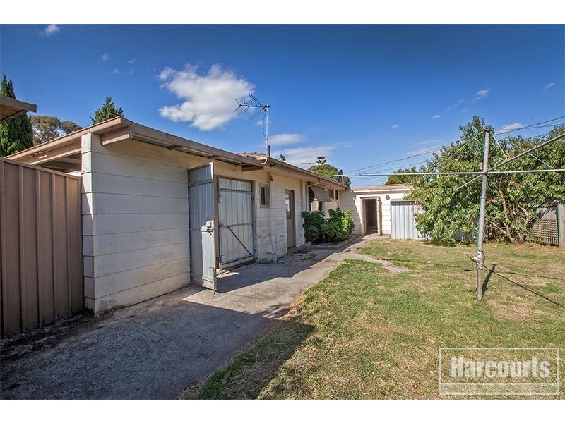 33 Henty Street, Pakenham VIC 3810