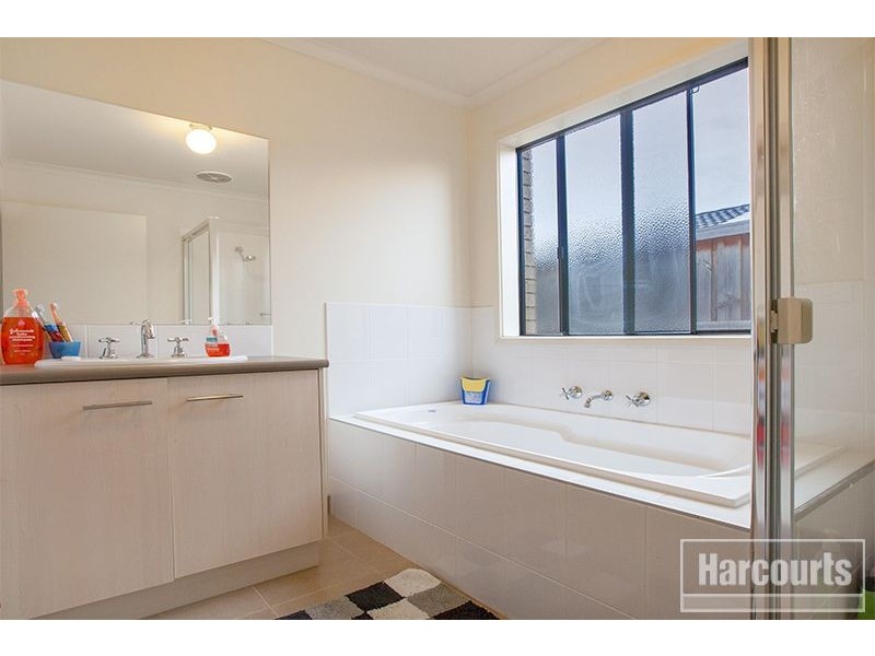 66 Tipperary Circuit, Pakenham VIC 3810