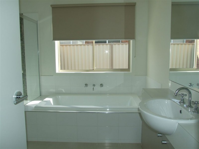 20 Victory Drive, Pakenham VIC 3810