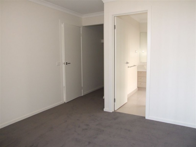 20 Victory Drive, Pakenham VIC 3810
