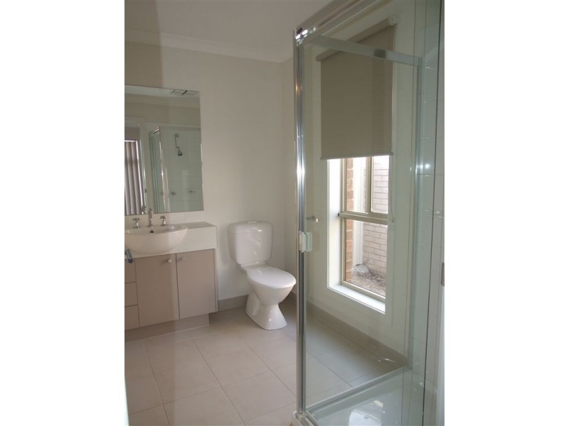 20 Victory Drive, Pakenham VIC 3810