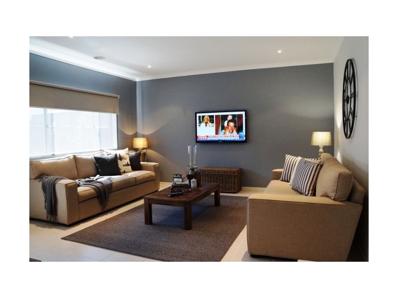 25 Rush Lily Drive, Officer VIC 3809