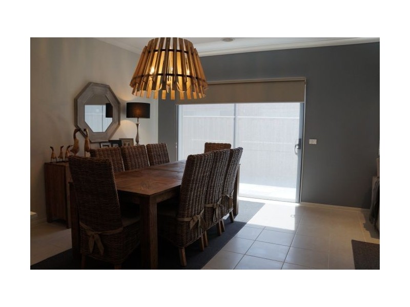 25 Rush Lily Drive, Officer VIC 3809