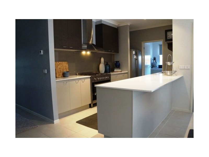 25 Rush Lily Drive, Officer VIC 3809