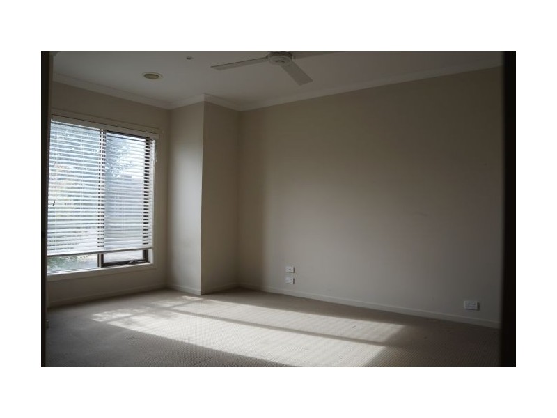 22 Downing Square, Pakenham VIC 3810