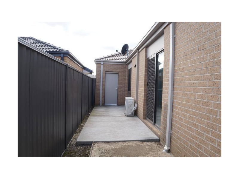 22 Downing Square, Pakenham VIC 3810