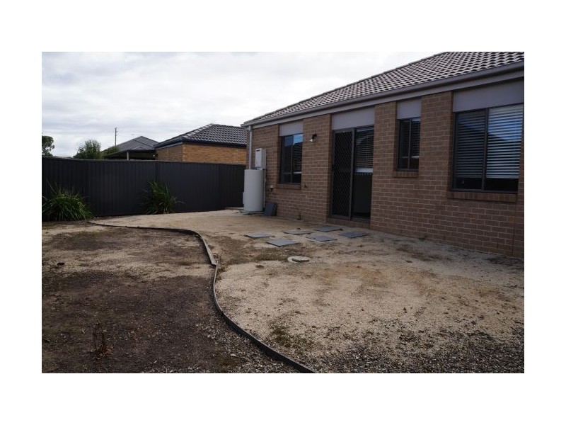 22 Downing Square, Pakenham VIC 3810
