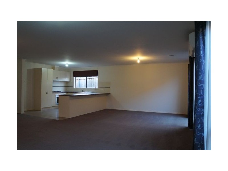 7 Gorham Street, Pakenham VIC 3810