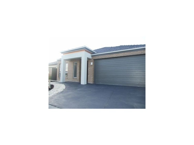 39 Everly Circuit, Pakenham VIC 3810