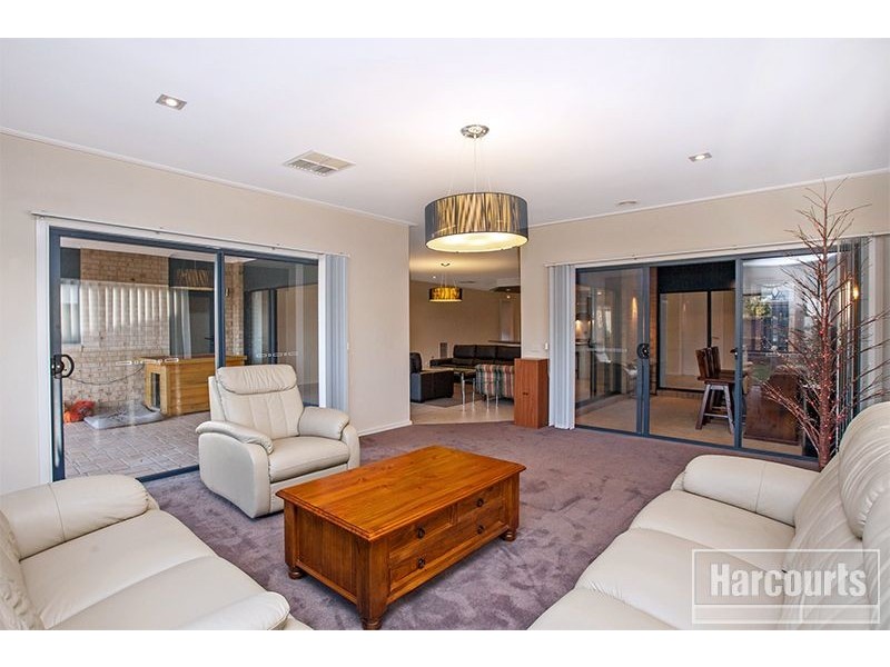 17 Teal Place, Pakenham VIC 3810