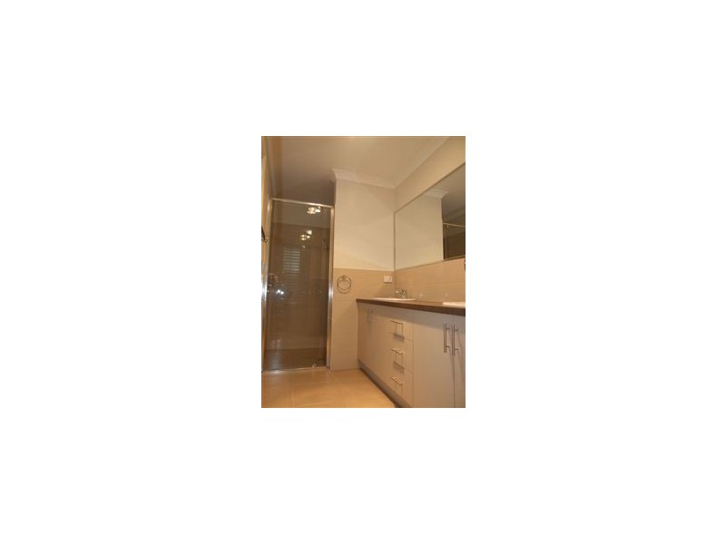 16 Lucerne Circuit, Pakenham VIC 3810