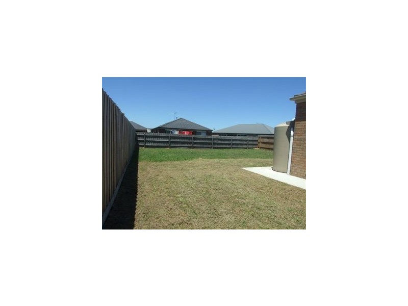 44 Sandalwood Drive, Pakenham VIC 3810