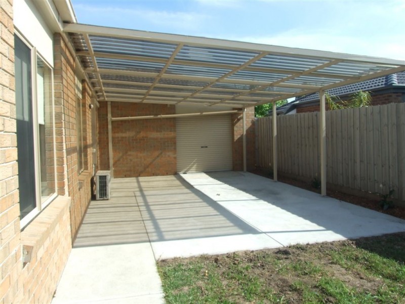 44 Sandalwood Drive, Pakenham VIC 3810