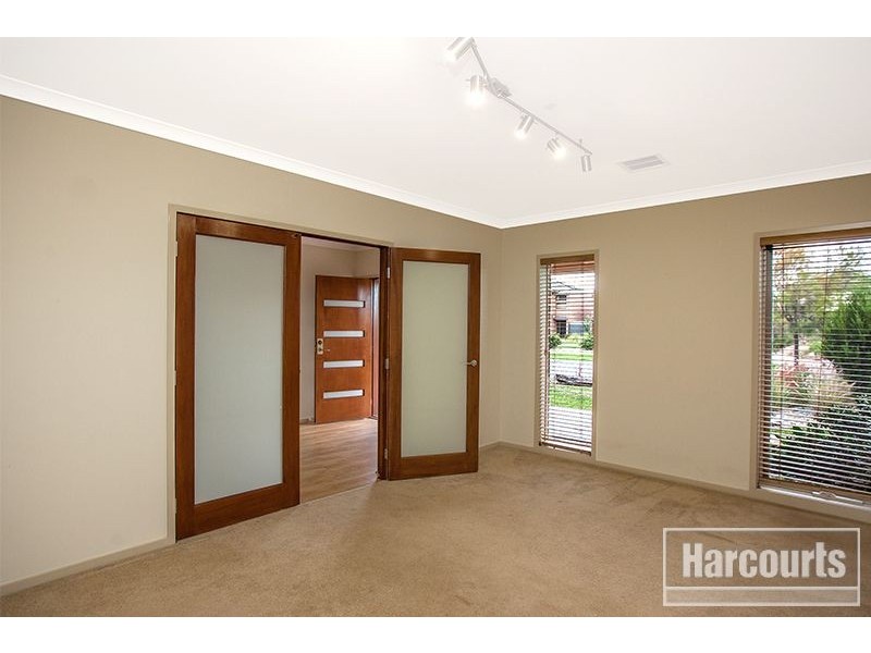 6 Darwin Way, Pakenham VIC 3810