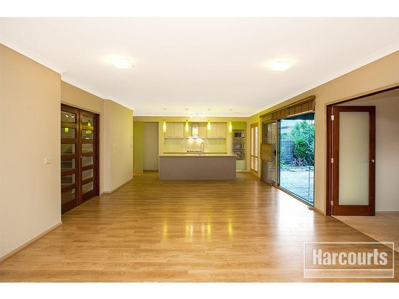 6 Darwin Way, Pakenham VIC 3810