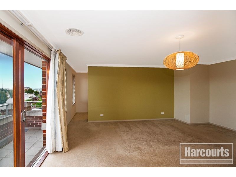 6 Darwin Way, Pakenham VIC 3810
