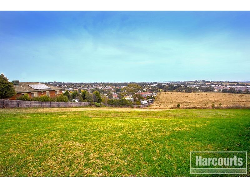 27 Highland Drive, Pakenham VIC 3810