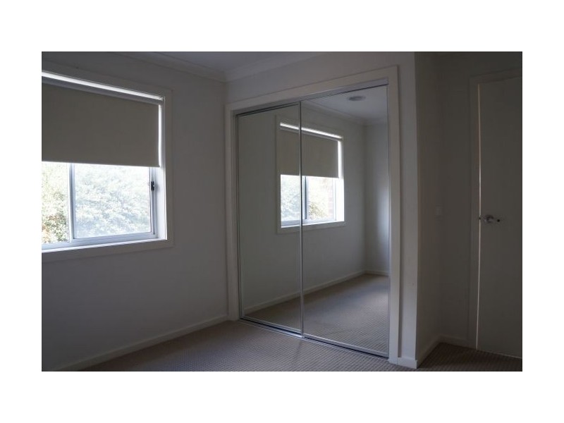 37 Manna Gum Drive, Pakenham VIC 3810