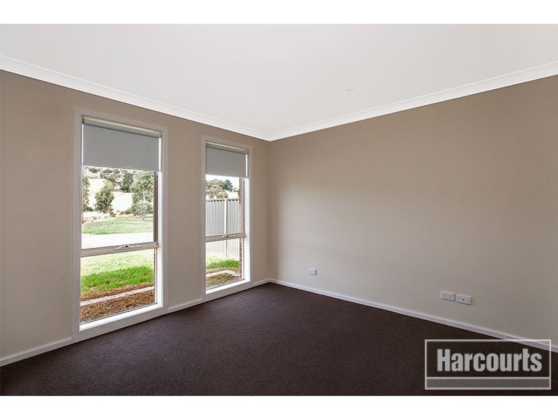 4 Elderberry Way, Pakenham VIC 3810