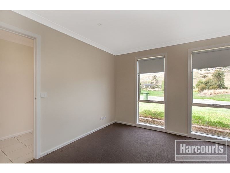 4 Elderberry Way, Pakenham VIC 3810