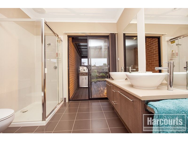 3 Greenway Drive, Pakenham VIC 3810