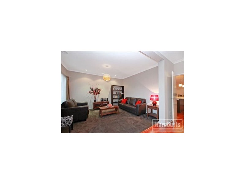 7 Henry Lawson Drive, Pakenham VIC 3810